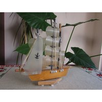 Vintage Handgefertigtes Holz Segelboot, Navy Schiffsmodell von TsveteHeArt