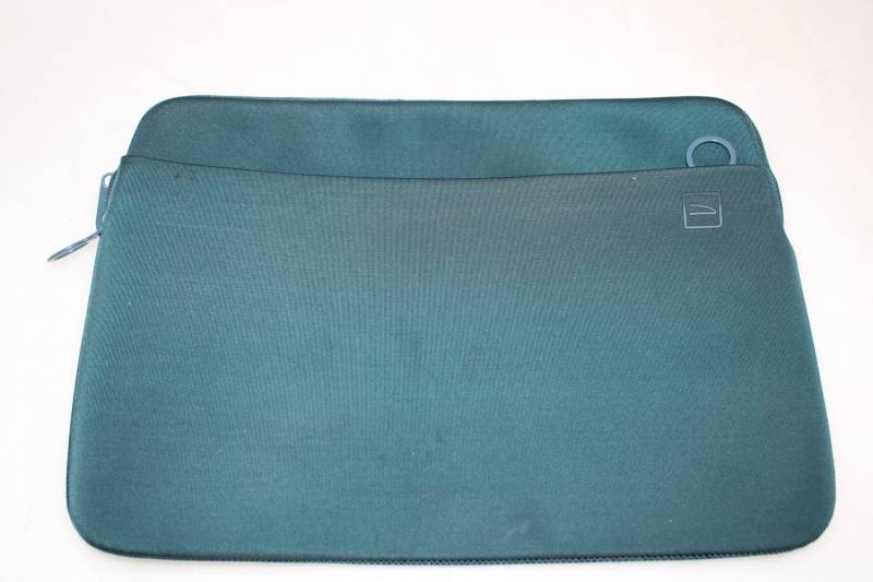 B-Ware Tucano Top Second Skin Notebook Hülle Tasche Notebook 33cm 13" Petroleumfarben B-Ware Tucano Top Second Skin Notebook Hülle Tasche Notebook 33cm 13" Petroleumfarben von Tucano