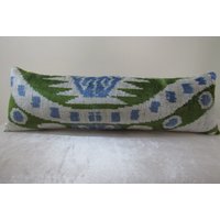 Kostenloser Versand, 23 Zoll X 7 Zoll, Seide Samt Ikat Kissen, Hand Loom Made Kissenbezug, Lumbar von TulipRug