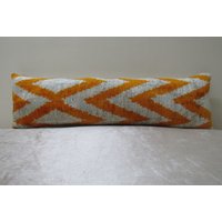 Kostenloser Versand, 23 Zoll X 7 Zoll, Seidensamt Ikat Kissen, Hand Loom Made Seidensamt Kissenbezug, Lendenseide Samt Kissen von TulipRug