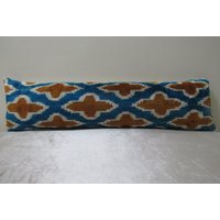 Kostenloser Versand, 25 Zoll X 7 Zoll, Seidensamt Ikat Kissen, Hand Loom Made Seidensamt Kissenbezug, Lendenseide Samt Kissen von TulipRug