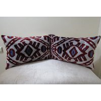 Versandkostenfrei, 15 Zoll X 23 Zoll, Seidensamt Ikat Kissen, Hand Loom Made Silk Velvet Ikat Kissenhüllen, Zwillingskissen, Ein Paar Kissen von TulipRug