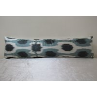 Versandkostenfrei, 25 Zoll X 6 Zoll, Seiden Ikat Kissen, Hand Webstuhl Hergestellte Seide Ikat Kissenhülle, Lumbar Kissen von TulipRug