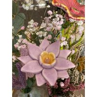 Lotus Kermikblume Mit Metallenstiel von TulpeKeramik
