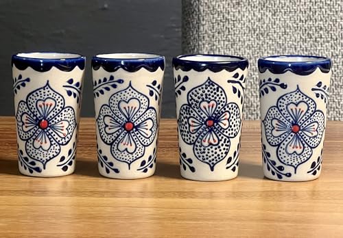 Talavera Schnapsgläser, handgefertigt, mexikanische Schnapsgläser, Set enthält 4 Trinkbecher aus Keramik, einzigartige Geschenke für Tequila-Liebhaber, hergestellt in Mexiko. von Tumbler Home