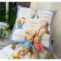 Beatrix Potter © Personalisiertes Memory Kissen® - Peter Kaninchen Kissen Mit Geburtsdetails Neues Baby Geschenk Gestickte Namen Kinderzimmerdeko von TuppennyHouseDesigns