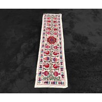 Handgemachter Häkeltischläufer Granatapfel Design, Florale Tischdekoration von TurkishArtHistory