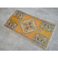 50 X 92 cm Teppich Handgeknüpfter Kleiner Oushak-Teppich Im Used-Look Kurzflorteppich Küchenspüle Badvorleger Yastikteppich 90 von TurkishKilimsRugs