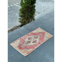 Verblasste Fußmatte, Natürliche Beige Kleiner Teppich, Bad Fußmatte Antiker Anatolien Einzigartiger 1, 57 X 3, 01 Fuß von TurkishRugLuxury