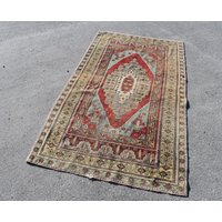 Vintage Teppich, Handgewebter Wollteppich, Bohemian Dekoration, 100 X 160 cm Ra0448 von TurkishRugSupplier