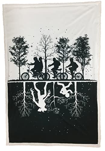 Lyo Tusina SRT039 Stranger Things Upside Down Sherpa-Fleecedecke, Fell, Rot/Schwarz, 100 cm x 150 cm Lyo Tusina SRT039 Stranger Things Upside Down Sherpa-Fleecedecke, Fell, Rot/Schwarz, 100 cm x 150 cm von Tusina