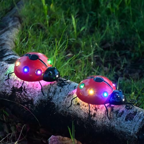 Tuzsocr 2 Stück 3D Marienkäfer Deko,Solar Marienkäfer Gartenfiguren, Wetterfest Metall Marienkäfer Wandkunst,Käfer Skulpturen mit LED Solarlampen,Insekten Deko Außenbereich Rasen Hof Gartenzaun Wand von Tuzsocr
