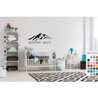 Berg-Wand-Aufkleber - Abenteuer Erwartet Wand-Aufkleber Kindergarten Wanderlust Dekor Wand Aufkleber Reise von Twelve9Printing