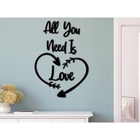 All You Need Is Love Holzschild, Schlafzimmer Wandkunst, Wanddekorationen, Holzwandkunst, Wohndekoration Geschenk, Hochzeitsgeschenk von TwinsUniqueHomeDecor