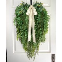 Sommer-Kaskaden-Haustürkranz, Eleganter Tropfenförmiger Kranz, Moderner Sukkulentenkranz, Sommer-Eukalyptus-Grüner Nachlaufender Grüner Kranz Sommer-Kaskaden-Haustürkranz, Eleganter Tropfenförmiger Kranz, Moderner Sukkulentenkranz, Sommer-Eukalyptus-Grüner Nachlaufender Grüner Kranz von TwistedPineWreaths