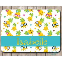Personalisierte Haustier-Matte Pineapple Haustier-Napf-Matte, Hunde-Tischset, Hundenapf-Matte, Katzenschüssel-Matte, Personalisierte Haustier-Matte von TwoDandelionsDesigns