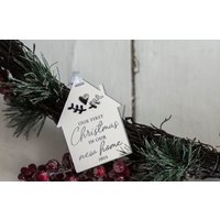 Luxus Acryl Erste Weihnachten in Unserem Neuen Home Ornament Christbaumschmuck von TwoLittleHeartsUK