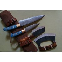 4 Teiliges Küchenmesser Set Bestehend Aus Ulu Messer, Knochen Und Rosenholz Griff. Rindsleder Tasche von UADAMASCUS
