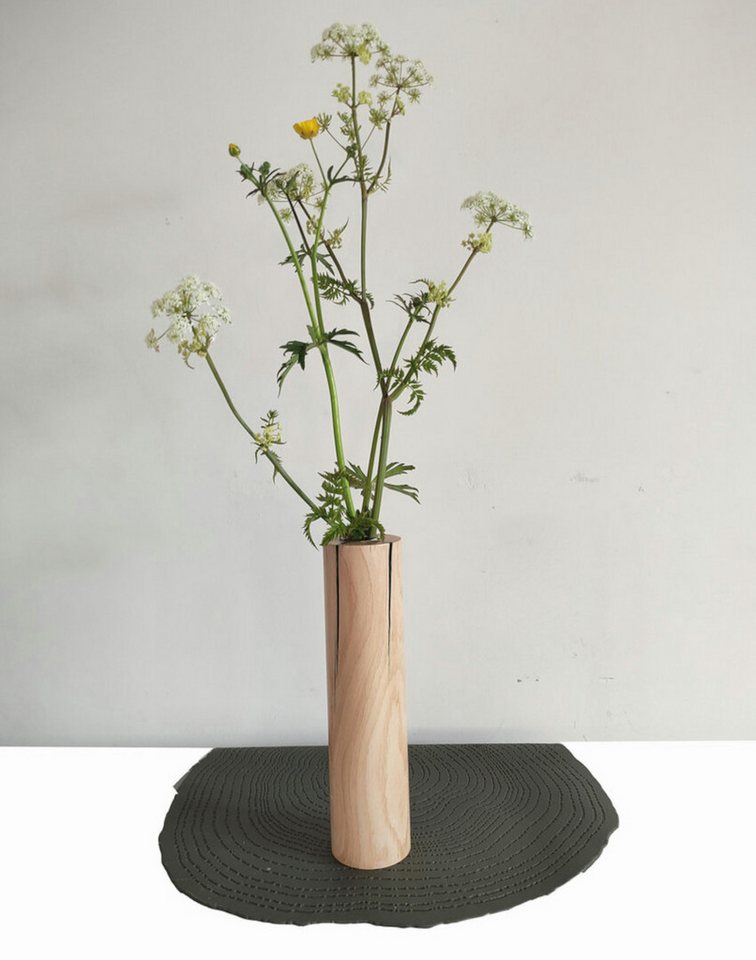 UE Stock Dekovase Handgefertigte Vase aus Baumstämmen 25,5 cm mit schwarzem Epoxidharz, Blickfang in jedem Raum von UE Stock