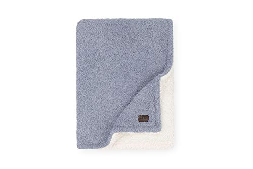 UGG Ana Fuzzy Eyelash Sweater + Sherpa Fleece - Reversible Throw Blanket, Chambray von UGG