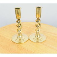 2 Kerzenhalter/|| Antikes Massives Messing Set Aus Zwei Kerzenhaltern in Spiralform von UKAmobile