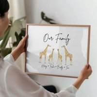 Personalisierte Gerahmte Giraffenfamilie Druck, Familienzeichen, Familiengeschenk, Hauptdekorgeschenk, Personalisiertes Geschenk, Giraffe von UKPrintStudio