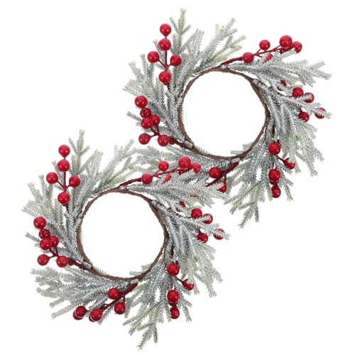 ULTECHNOVO 2 STK. Weihnachtskerzenringe aus Kunststoff mit Künstlichen Tannennadeln und Beeren Langlebig für Stab Stumpenkerzen Festliche Tischdekoration Vielseitig Einsetzbar Einfach zu von ULTECHNOVO