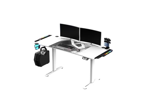 ULTRADESK Level V2 LED RGB Gaming-Schreibtisch mit elektrischer Höhenverstellung | Interner Speicher für 2 Einstellungen | Steckdosenleiste, XXL-Mauspad | Stahlgestell, Weißes Pad, 140x68 cm von ULTRADESK