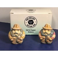 Harmony Kingdom Figurines Vintage Feuerwehrmänner Salz - Und Pfefferstreuer Paar Pot Bellys Bellies 9-11 No Fear Feuerwehrmann Feuerwehr Statue Uk von UNIQUETREASUREFREAK