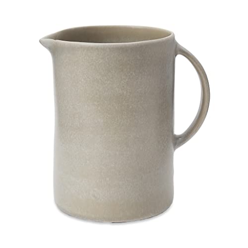 URBANARA Krug Malhou – 17.5x11.5 cm, Blassgrün, 100% Stein, Steingut – Wasserkrug Karaffe Teekanne Kanne Vase Hitzebeständig Spülmaschinenfest Handarbeit Saftkrug Milchkanne Keramik von URBANARA