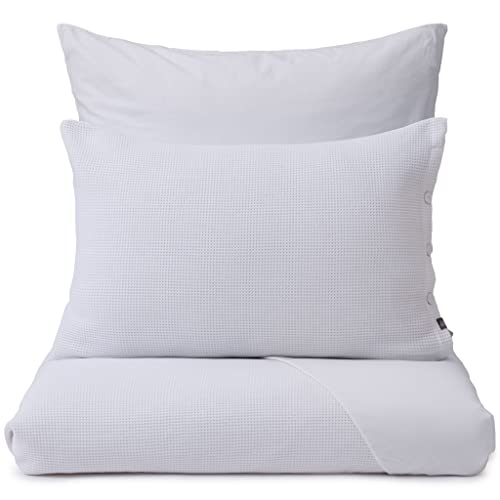 URBANARA Waffel-Bettwäsche Alvelos 135x200 cm, Weiß, dezente Bettwäsche aus 100% Baumwolle mit Waffeloptik auf der Vorderseite und stoffbezogenen Knöpfen an beiden Bezügen von URBANARA