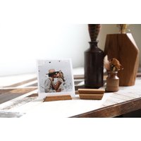 Handgemachte Holz Foto Ständer. Umweltfreundliche Bildanzeige Für Polaroid & Drucke. Tolle Hochzeitsgeschenkideen. Geeignet Schreibtisch Oder Wand von URURA