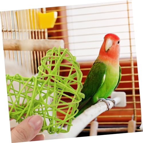 UTHCLO 3 Stück Teiliges Papageien Kauspielzeug aus Geflochtenem Rattan Buntes Herz Design Kau und für Wellensittiche Nymphensittiche und Kleine Ziervögel Zufällige Farbe Zufällige Farbe von UTHCLO