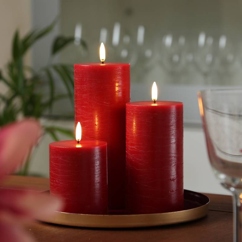 LED Kerzenset PIA - Rustik-Optik - 3 Größen - inkl. Batterien und Fernbedienung - rot - 3er Set von UYUNI