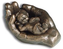 Uljö °° Keramik-Figur Hand mit Kind (bronzefarben) von Uljö