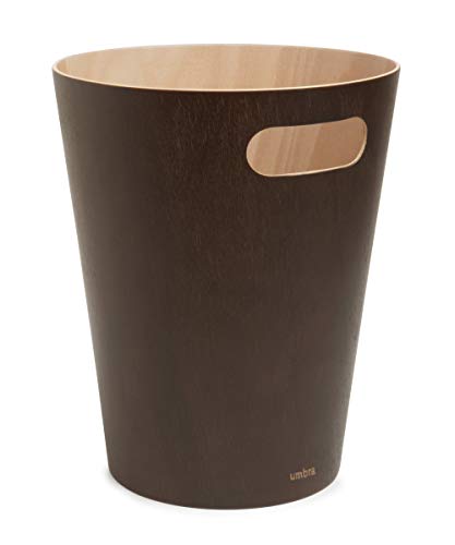 Umbra Woodrow Abfalleimer – Zweifarbiger Holz Papierkorb für Büro, Badezimmer, Wohnzimmer und Mehr, 7,5l Fassungsvermögen, Natur / Espresso, Medium von Umbra