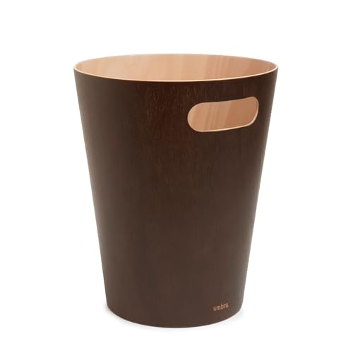 Umbra Woodrow Abfalleimer – Zweifarbiger Holz Papierkorb für Büro, Badezimmer, Wohnzimmer und Mehr, 7,5l Fassungsvermögen, Natur / Espresso, Medium von Umbra