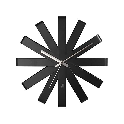 Umbra Ribbon Wanduhr, Moderne Quarz Wanduhr aus gebogenem Metall für Küche, Büro und Schlafzimmer, 31 cm, Schwarz Umbra Ribbon Wanduhr, Moderne Quarz Wanduhr aus gebogenem Metall für Küche, Büro und Schlafzimmer, 31 cm, Schwarz von Umbra