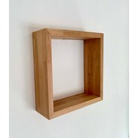 Würfelregal Eiche Massiv, Schwebend, Cube Wandregal Quadratisch, Verdeckte Aufhängung von UmkunoDesign