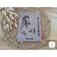Hülle Für Pferdepass/ Equidenpass Equidenpasshülle Namensbestickung Personalisierte Pferdepasshülle Individualisierbar Namen Geschenk Reiter von UnVergleichlichesDE