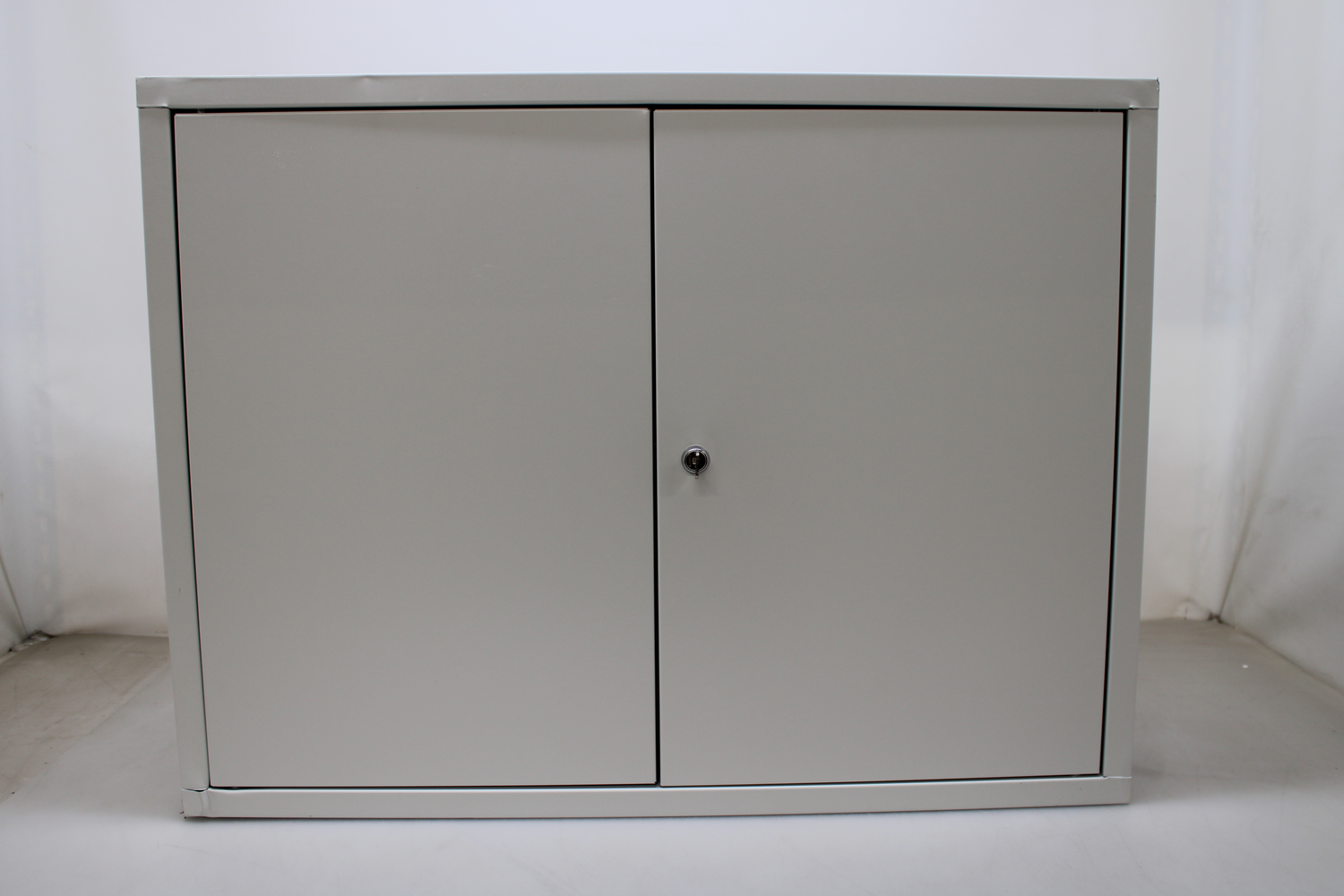 Hängeschrank Stahlschrank Aufbewahrung H600x B800x T300mm Siehe Text/Fotos B-Ware Hängeschrank Stahlschrank Aufbewahrung H600x B800x T300mm Siehe Text/Fotos B-Ware von Unbekannt