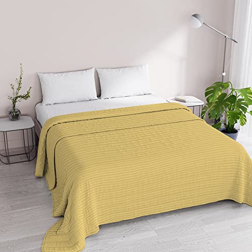 Satin Stripes Sommer Steppdecke, Polyester, Gelb, 260x250 cm von Italian Bed Linen
