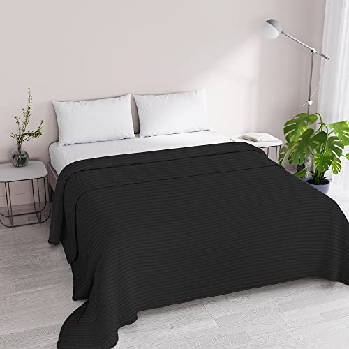 Satin Stripes Sommer Steppdecke, Polyester, Schwarz, 260x250 cm von Italian Bed Linen