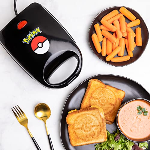 Uncanny Brands Pokemon Pokeball Single Sandwich Maker - Machen Sie Pokemon Pokeball Sandwiches - Küchengerät - UK-Stecker Uncanny Brands Pokemon Pokeball Single Sandwich Maker - Machen Sie Pokemon Pokeball Sandwiches - Küchengerät - UK-Stecker von Uncanny Brands