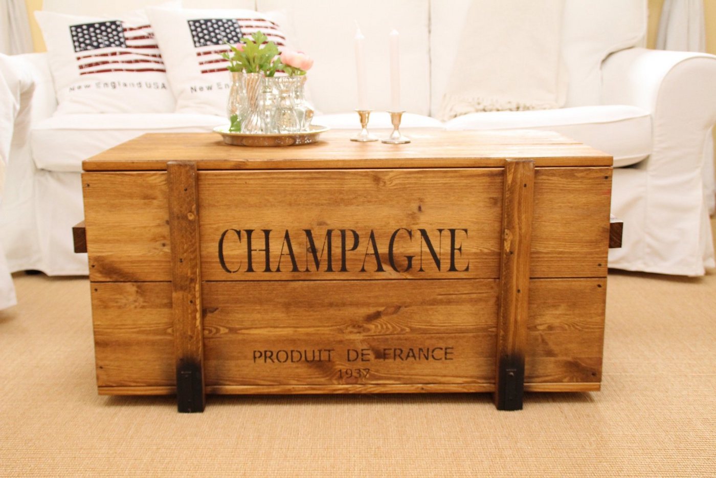 Uncle Joe´s Truhentisch Champagne, mit elegantem Schriftzug von Uncle Joe´s