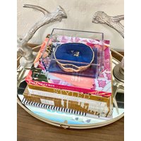 Resin Untersetzer Set-4 Navy Geode Und Halter Mit Gold-Akzenten -Große Maßanfertigung Achat Wohnungserwärmung, Geschenkidee Für Makler von UncommonArtDecor