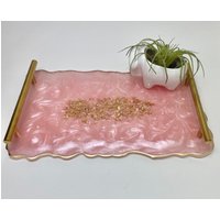 Einzigartiges Muttertagsgeschenk, Rosa Harz-Geoden-Tablett, Dekoratives Serviertablett Aus Harz Im Achat-stil Mit Modernen Goldstangengriffen, 13, 5 von UncommonArtDecor