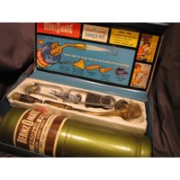 Vintage Bernz O Matic Deluxe Torch Kit Mit Werkzeugkasten von UnconquerableGoods