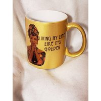 Living My Life Like It's Golden, Goldbecher Geschenk, Lebendige Kaffeetasse, Keramikbecher, Kirchenbecher, Melaninbecher von Uni5crafts