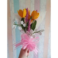 Gehäkeltes Bouquet Frühlingsblumen Kleiner Blumenstrauß Tulpen Flieder Geschenk Für Mütter Geschenkidee Home Decor Gehäkeltes Bouquet Frühlingsblumen Kleiner Blumenstrauß Tulpen Flieder Geschenk Für Mütter Geschenkidee Home Decor von Unicate